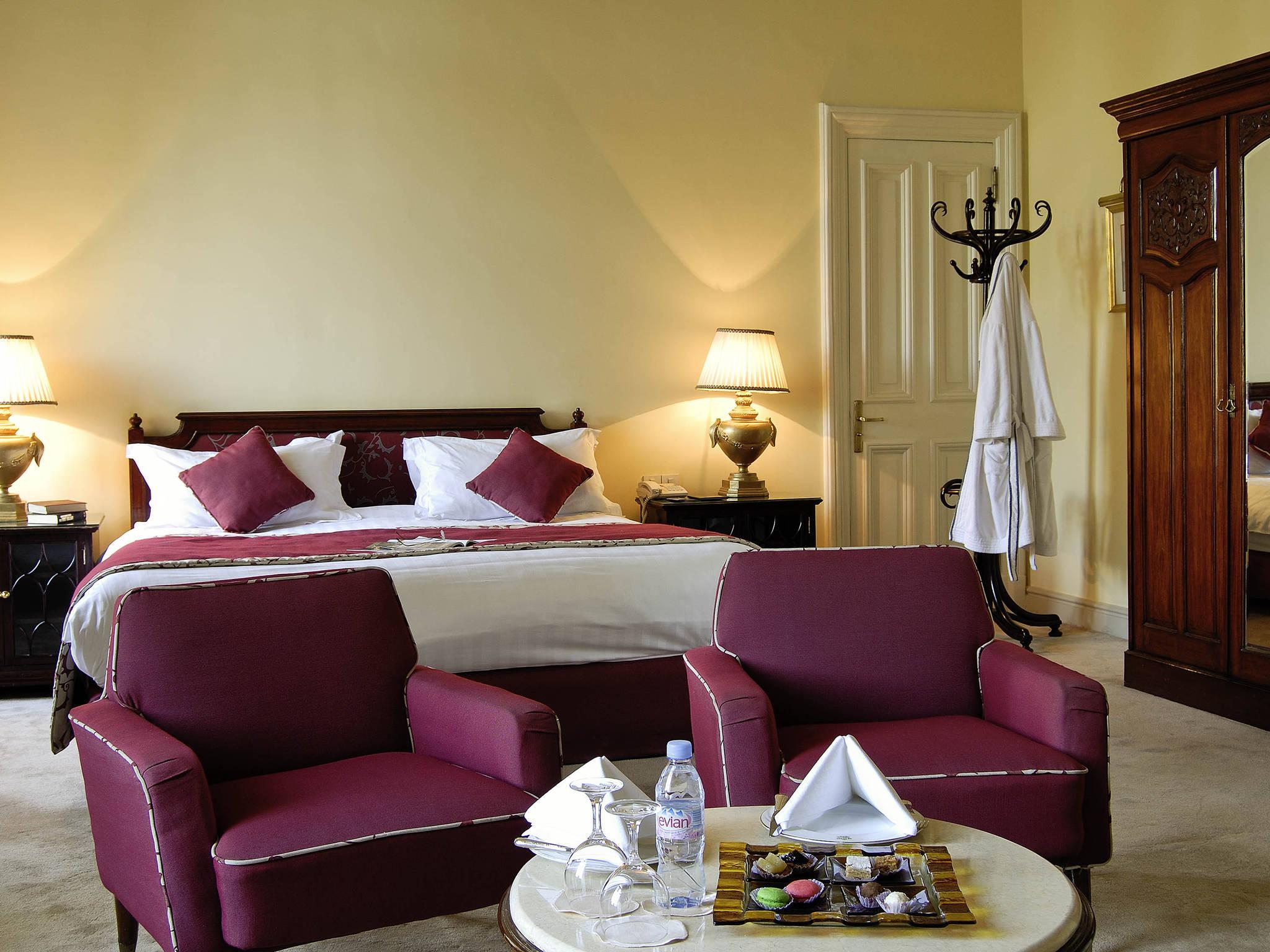 فندق بافيلون وينتر الاقصر الأقصر المظهر الخارجي الصورة A room at the hotel