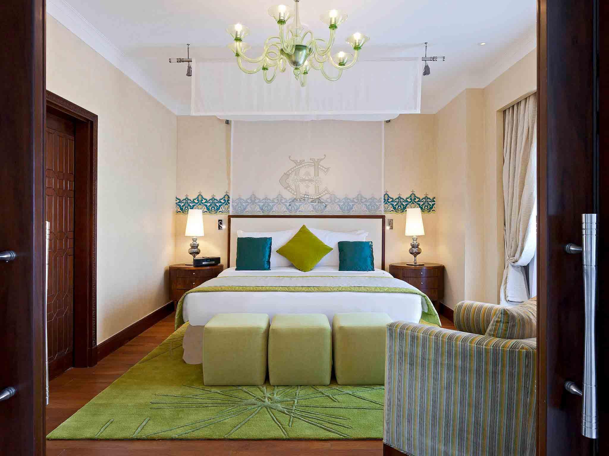 فندق بافيلون وينتر الاقصر الأقصر المظهر الخارجي الصورة A bedroom at the Taj Bengal