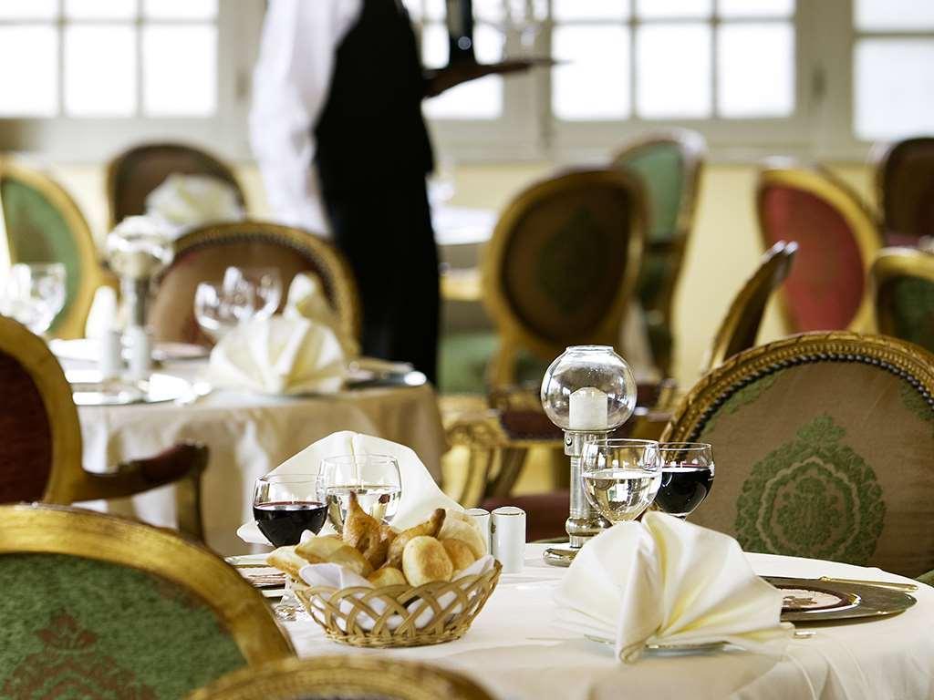 فندق بافيلون وينتر الاقصر الأقصر المظهر الخارجي الصورة A restaurant in Cairo