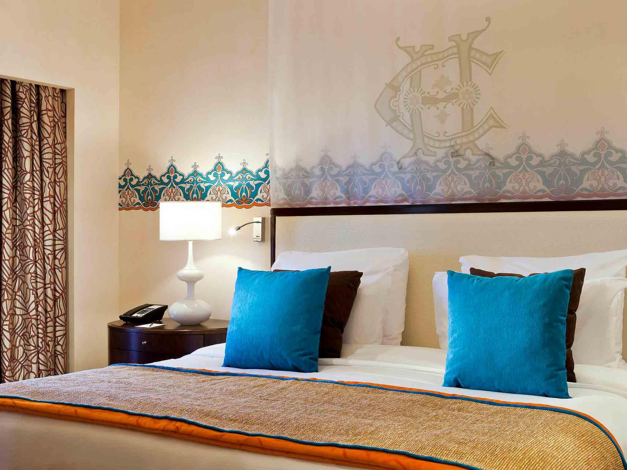 فندق بافيلون وينتر الاقصر الأقصر المظهر الخارجي الصورة A bedroom at the Taj Bengal