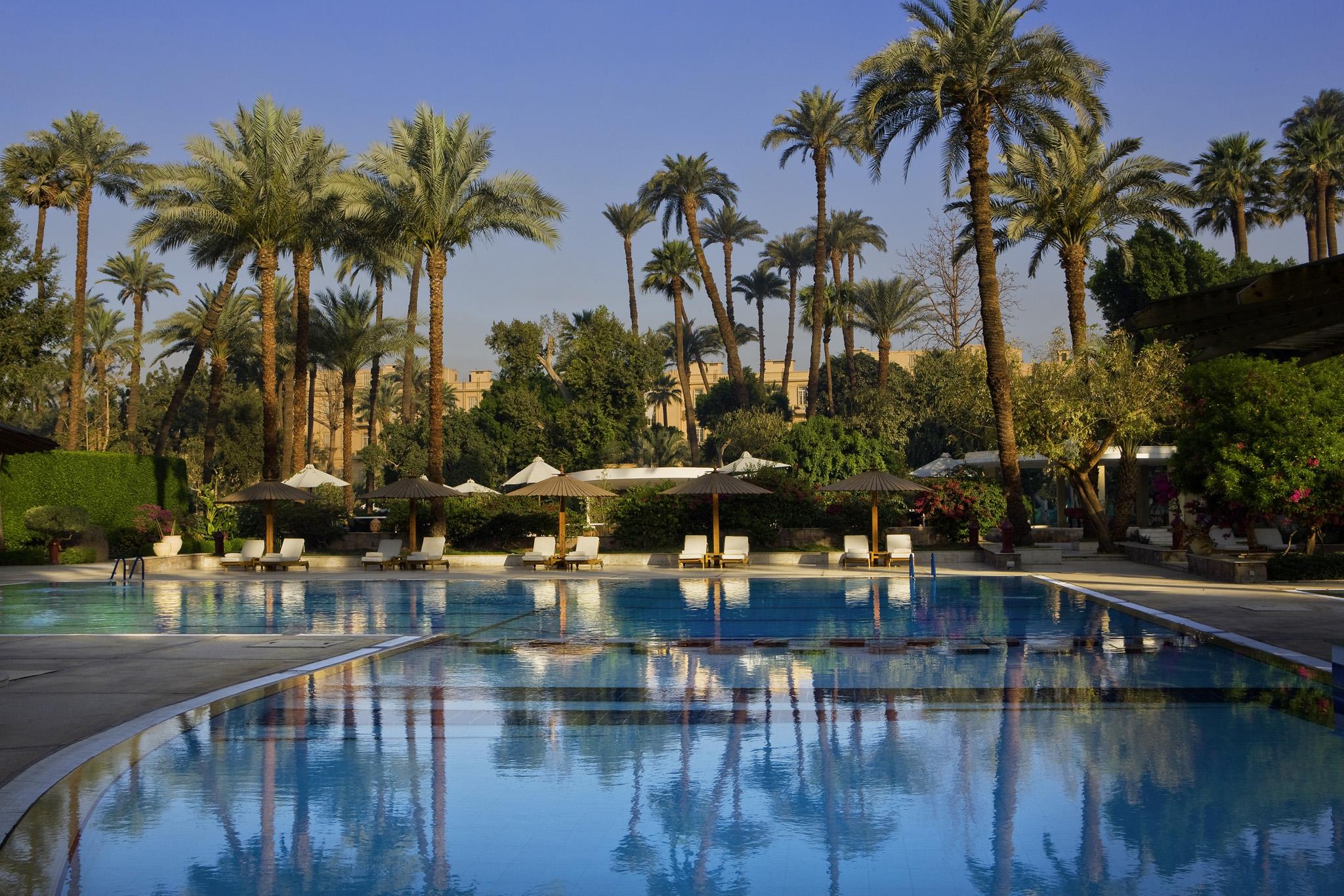 فندق بافيلون وينتر الاقصر الأقصر المظهر الخارجي الصورة The pool at the Four Seasons Hotel, Cairo