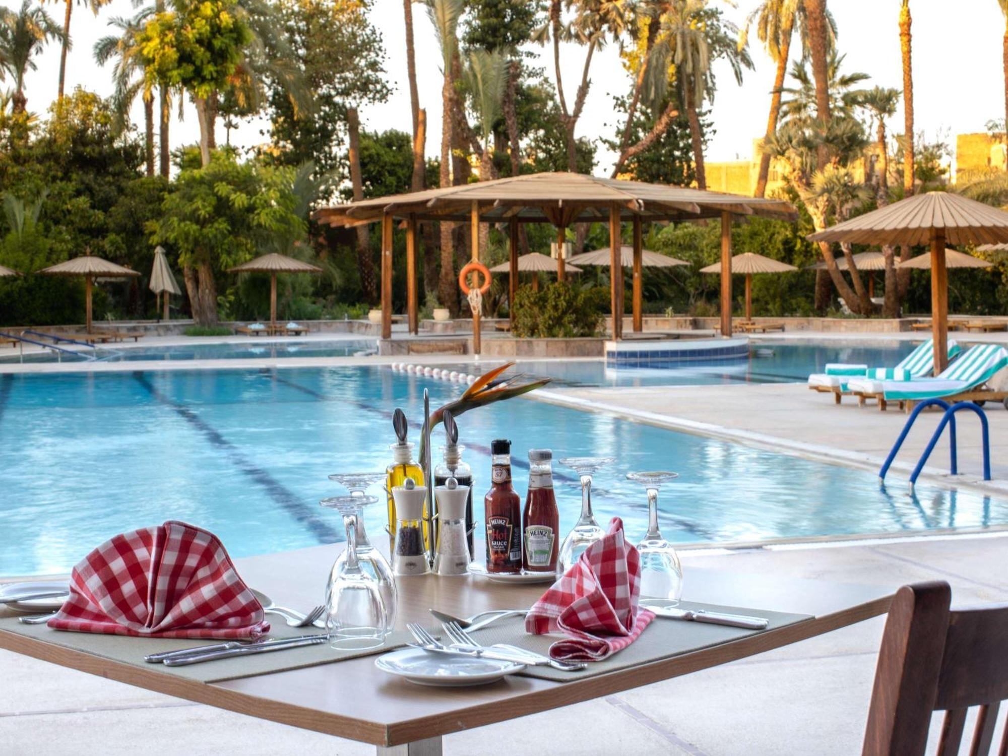 فندق بافيلون وينتر الاقصر الأقصر المظهر الخارجي الصورة Pool at the hotel