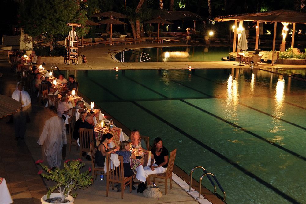 فندق بافيلون وينتر الاقصر الأقصر المظهر الخارجي الصورة The swimming pool at the resort